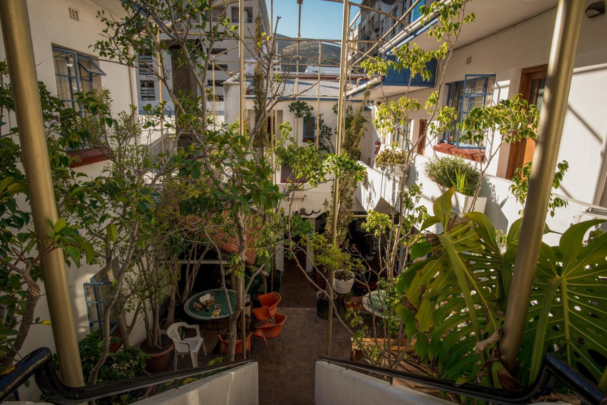 بيت شباب Long Street Backpackers (Adults Only) كيب تاون المظهر الخارجي الصورة
